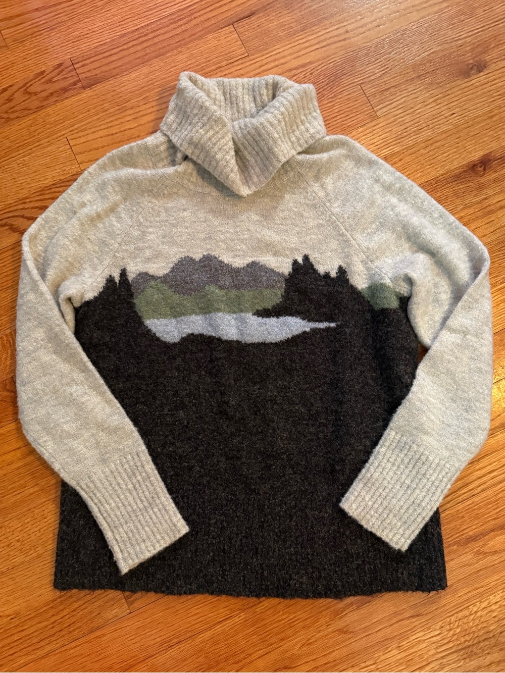 LL Bean Intarsia Soft Boucle Novelty Roll Neck Sweater Mountains Lake Medium